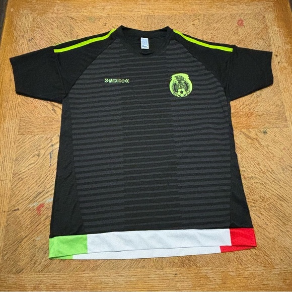 Mexico Men’s Soccer Fútbol Jersey Black Green Red Size Medium - Picture 1 of 7